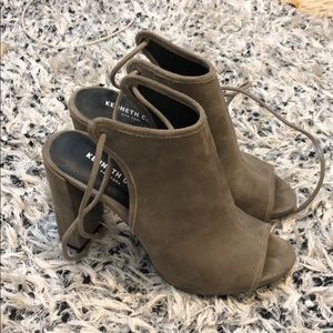 Kenneth Cole darla block heel suede sandal